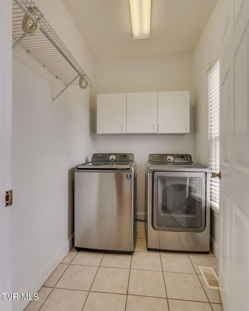 Photo #40: 702 Glen Oaks Place