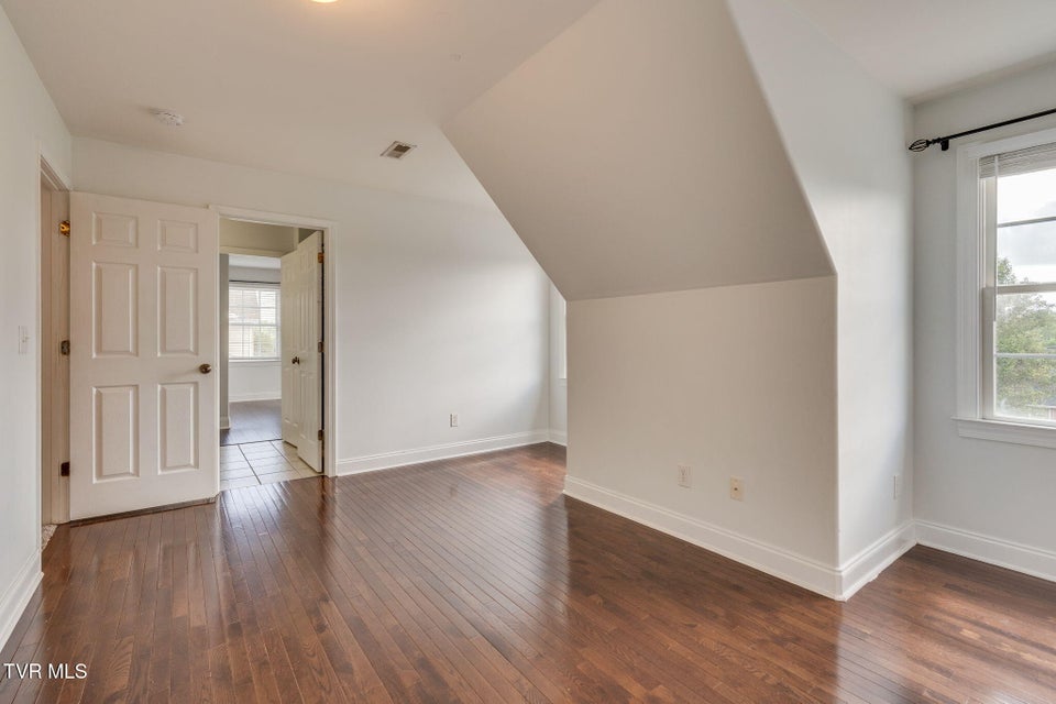 Photo #39: 702 Glen Oaks Place