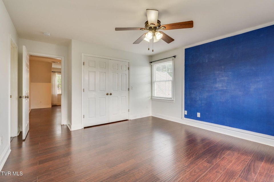 Photo #34: 702 Glen Oaks Place