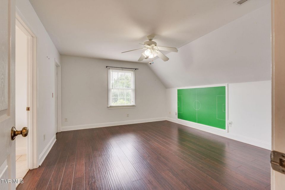 Photo #26: 702 Glen Oaks Place