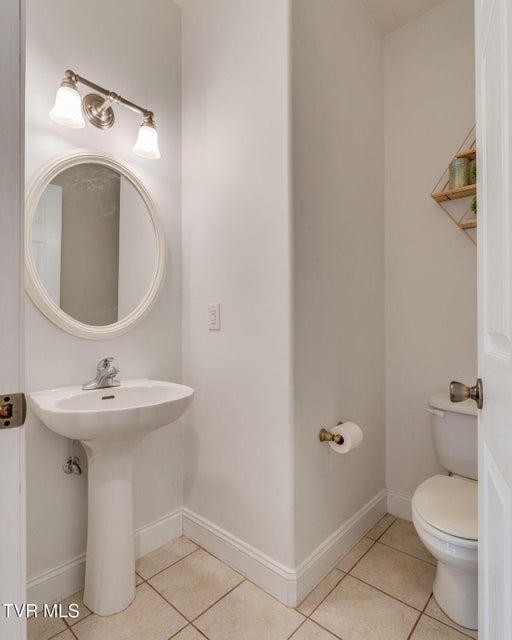 Photo #12: 702 Glen Oaks Place