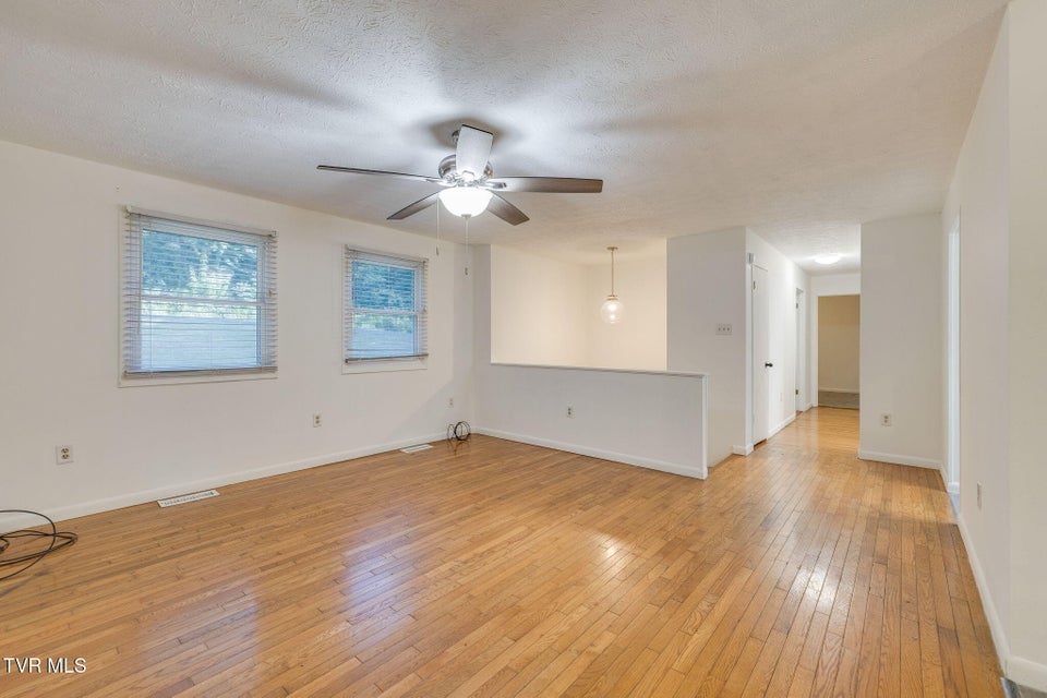 Photo #9: 263 Slaughter Street