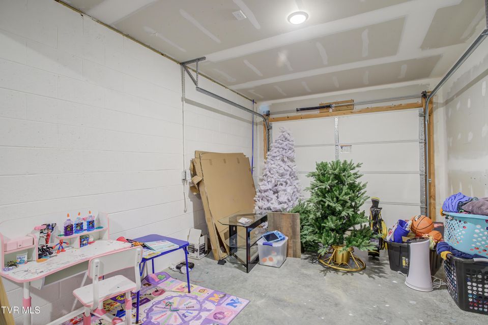 Photo #37: 1256 Osler Court