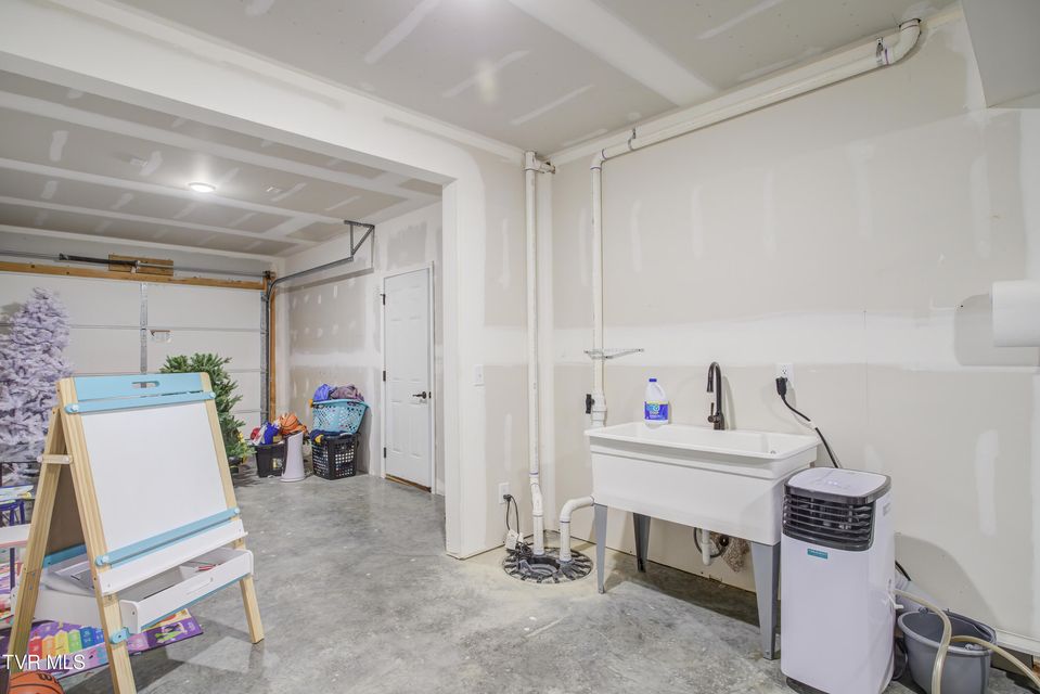 Photo #40: 1256 Osler Court