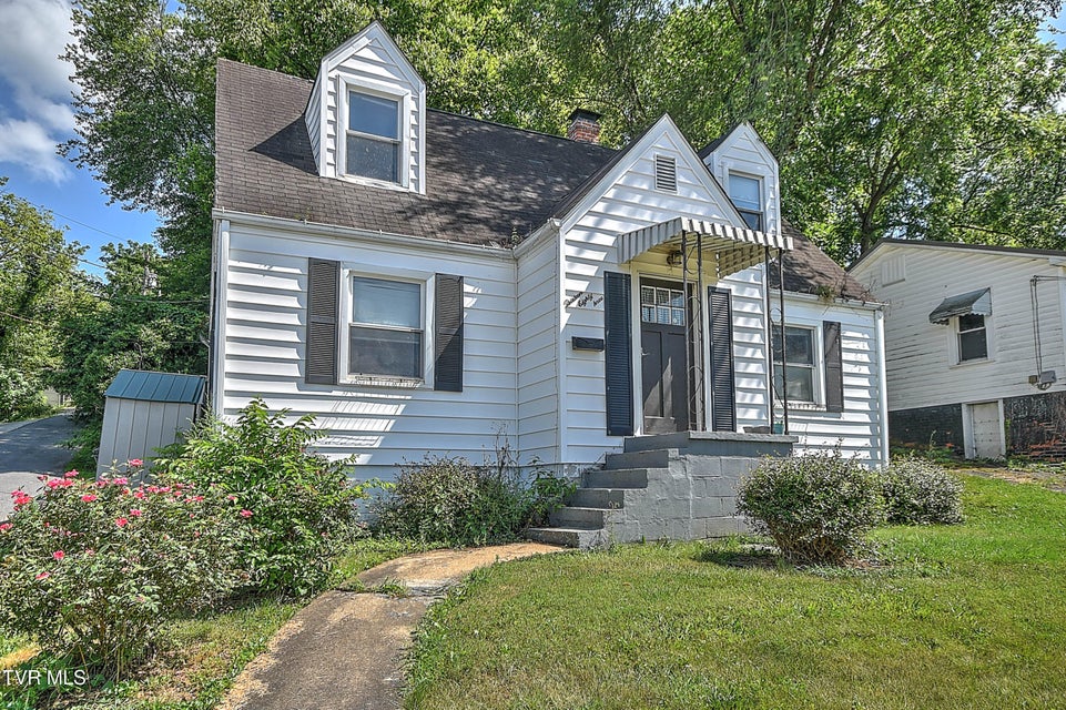 Photo #4: 1383 Farragut Avenue