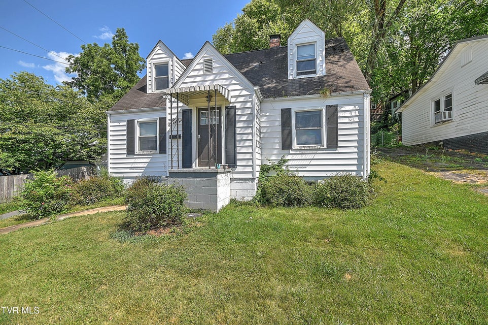 Photo #7: 1383 Farragut Avenue