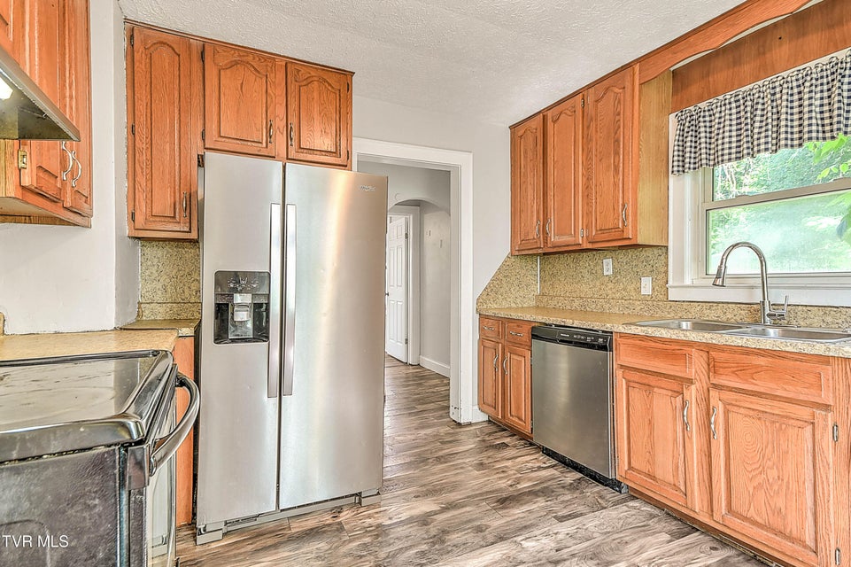 Photo #20: 1383 Farragut Avenue