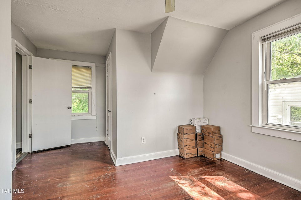 Photo #25: 1383 Farragut Avenue