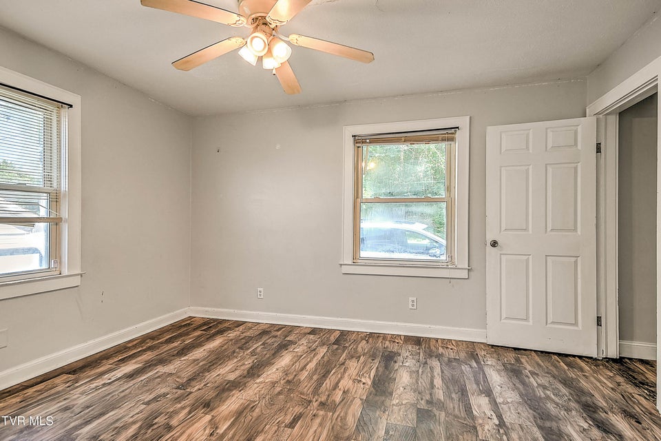 Photo #34: 1383 Farragut Avenue
