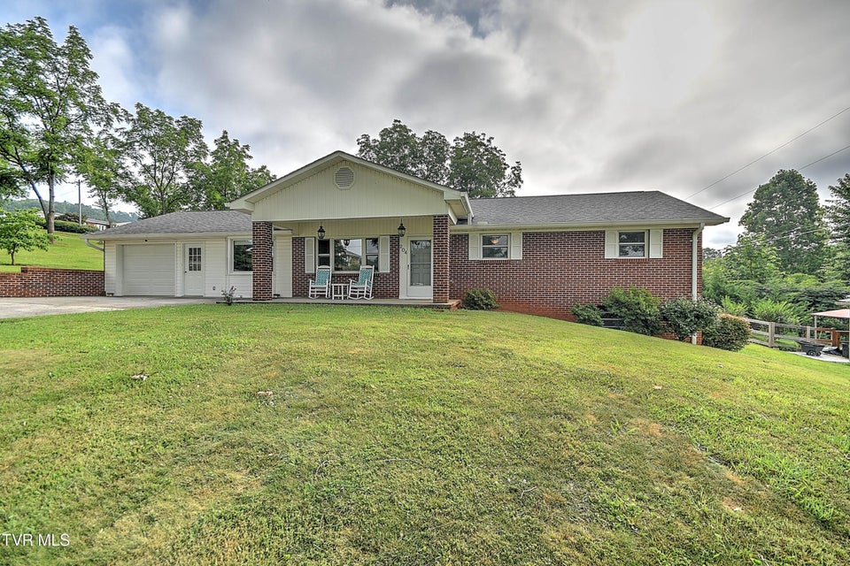 Photo #4: 204 Cowan Drive