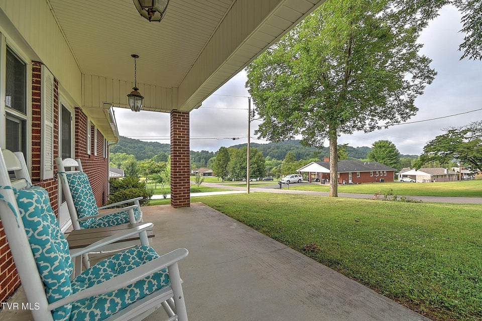 Photo #5: 204 Cowan Drive