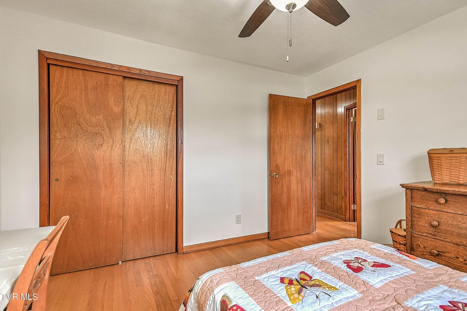Photo #32: 204 Cowan Drive