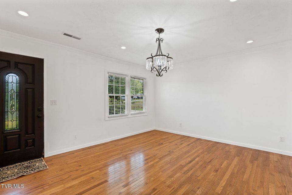 Photo #4: 412 George Washington Drive