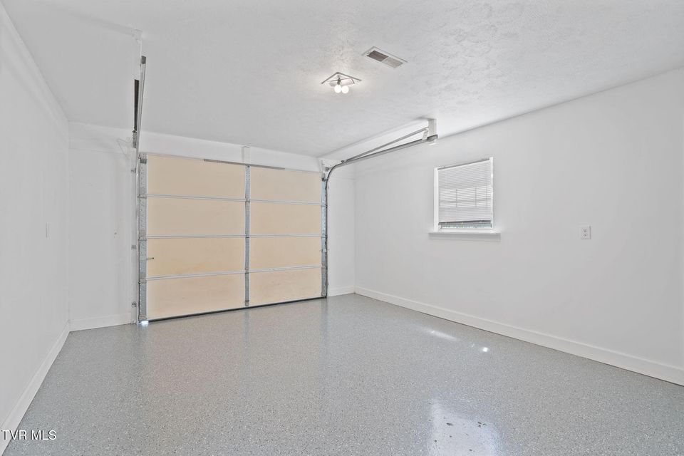 Photo #11: 412 George Washington Drive