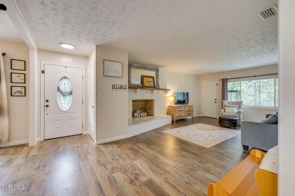 Photo #7: 576 Buckingham Road
