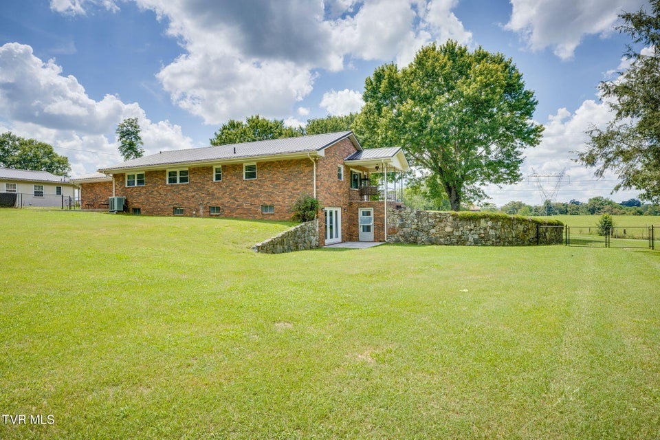 Photo #39: 576 Buckingham Road