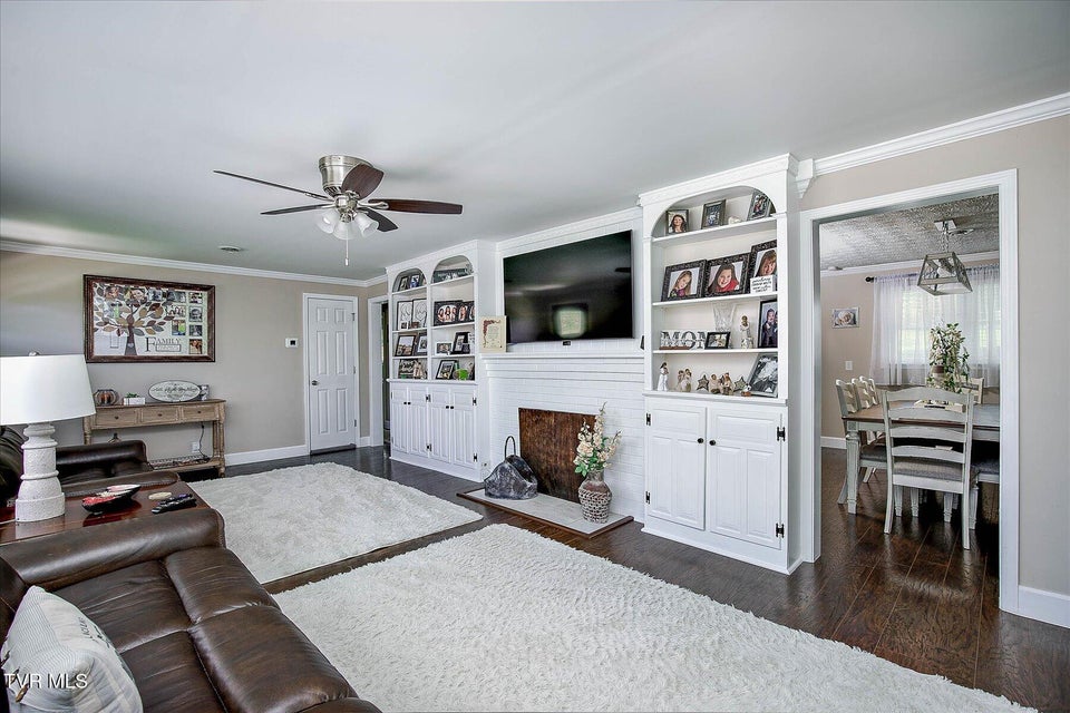 Photo #7: 517 Forestdale Road