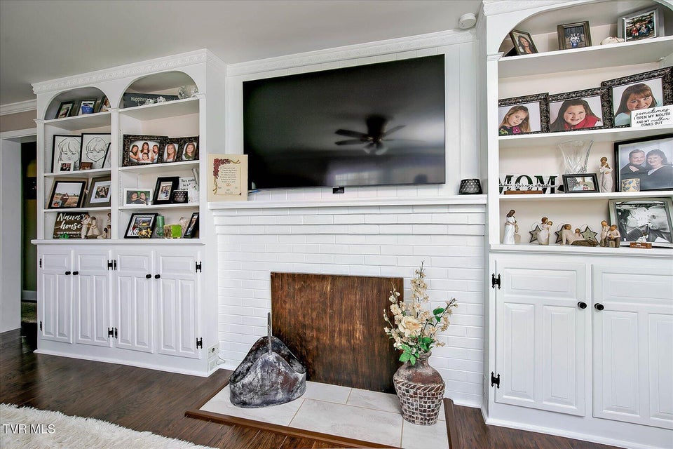 Photo #8: 517 Forestdale Road