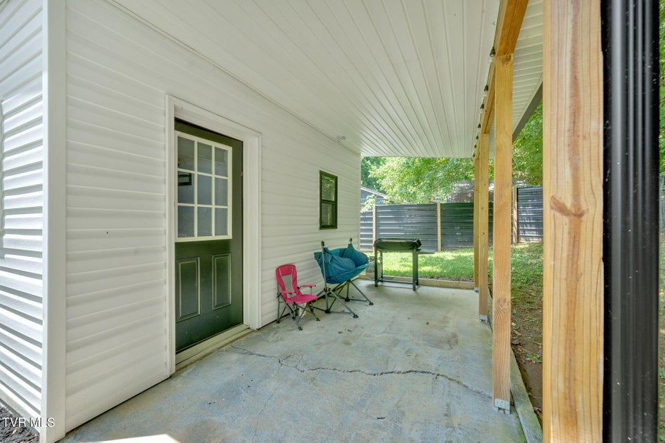 Photo #36: 108 Canter Road