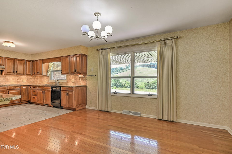 Photo #19: 106 Davis Road