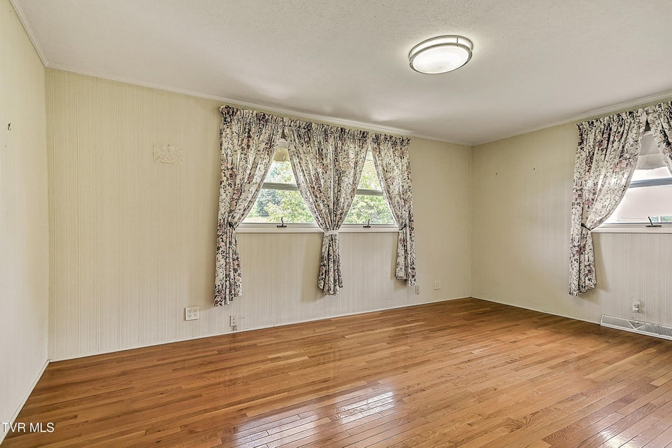 Photo #32: 106 Davis Road