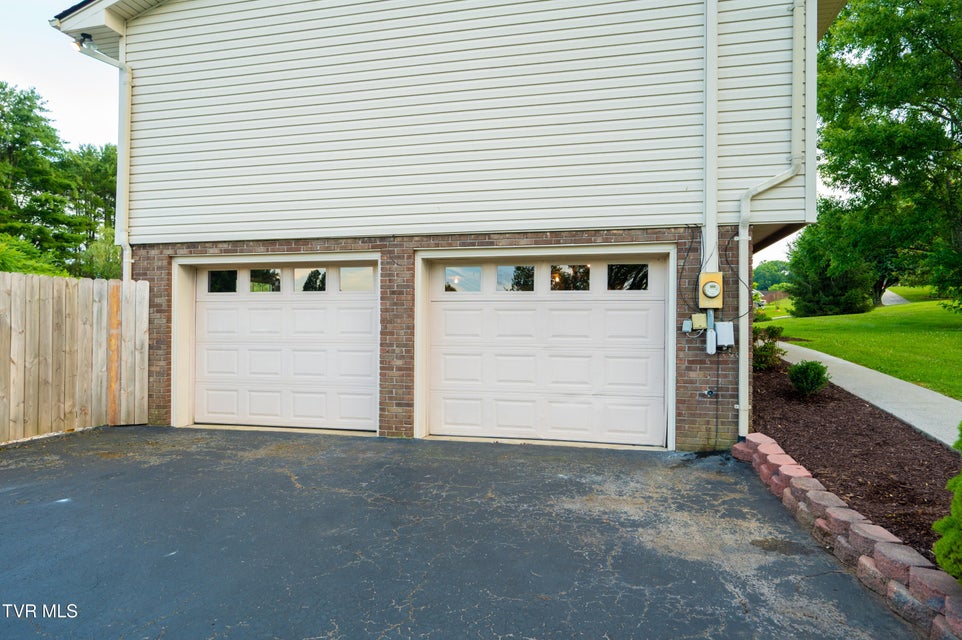 Photo #11: 110 Wellington Court