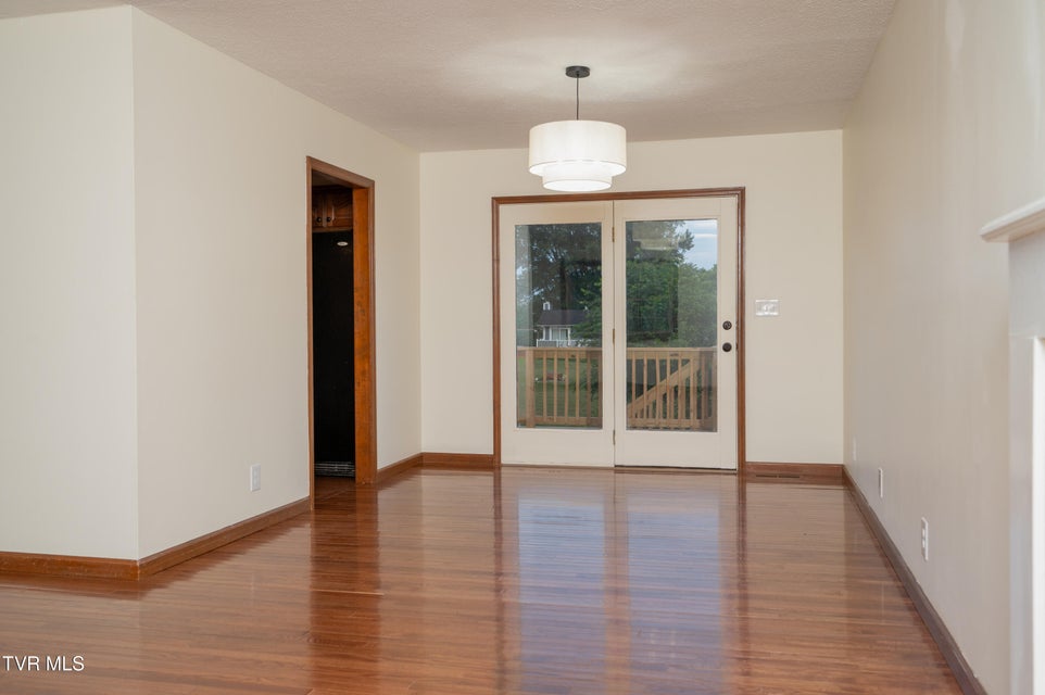 Photo #17: 110 Wellington Court