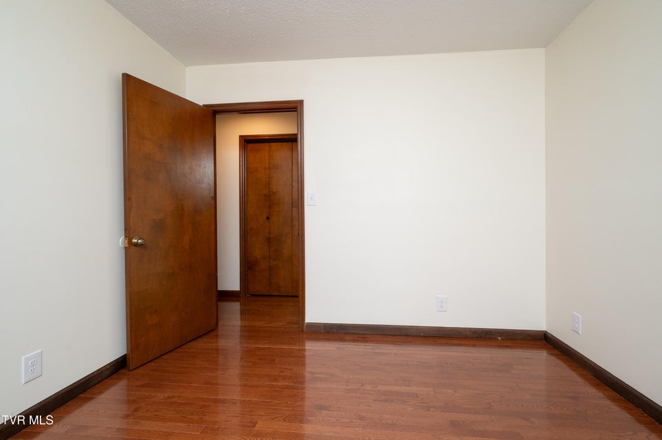 Photo #25: 110 Wellington Court