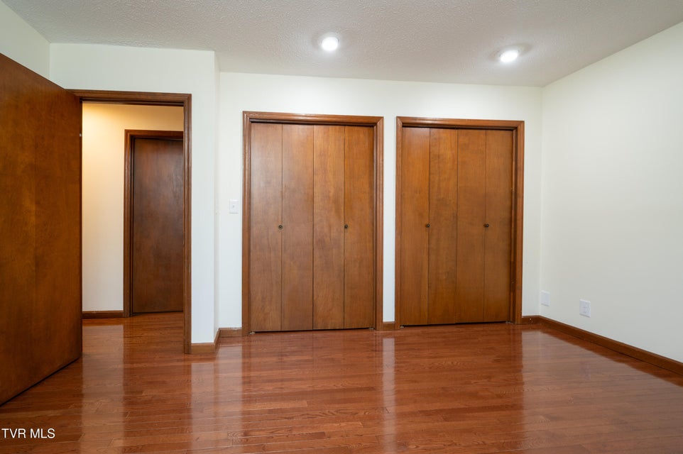 Photo #31: 110 Wellington Court