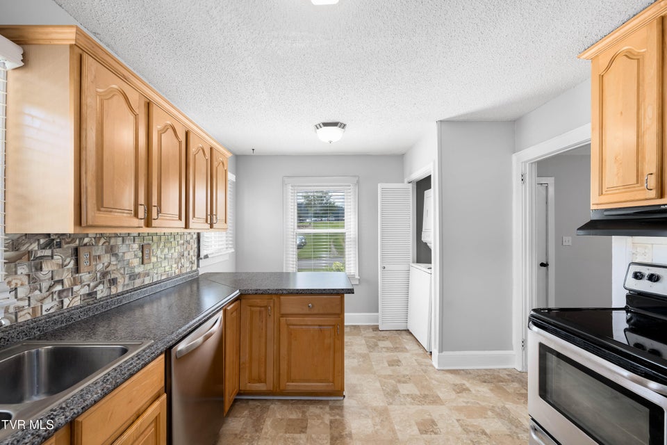 Photo #16: 310 Johnston Avenue