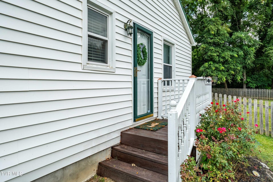 Photo #4: 310 Johnston Avenue