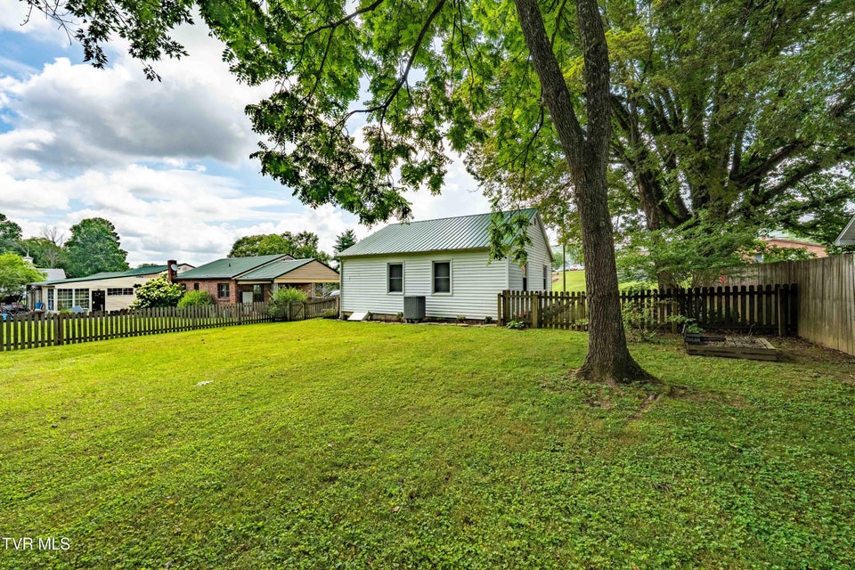 Photo #27: 310 Johnston Avenue