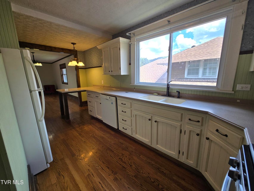 Photo #23: 113 2nd Street