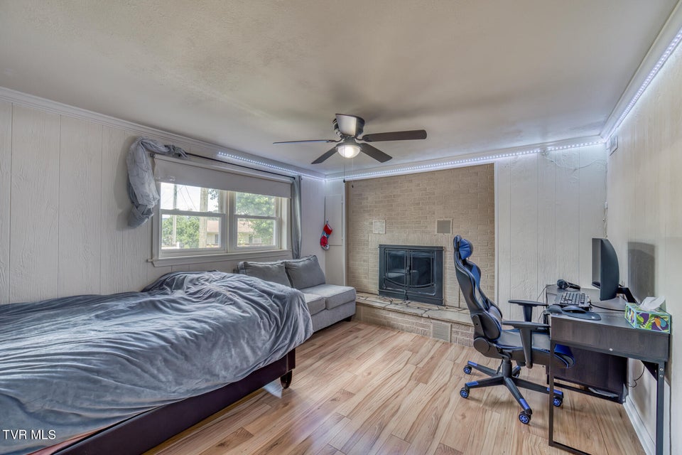 Photo #4: 170 Montrose Drive
