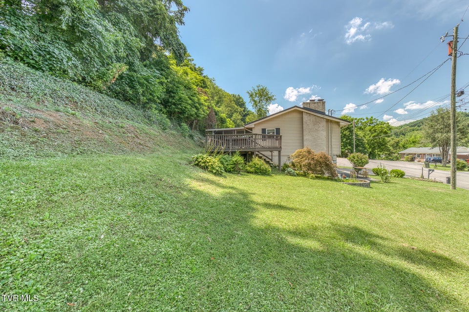 Photo #33: 170 Montrose Drive