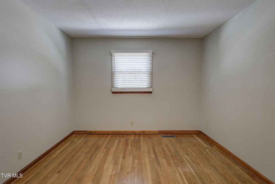 Photo #31: 126 Fairlawn Drive
