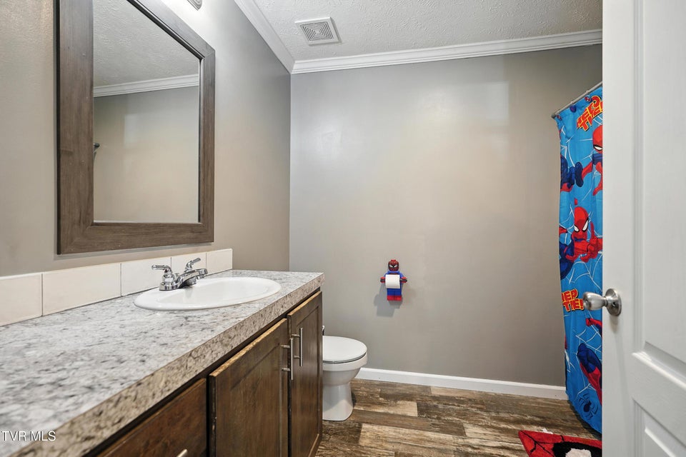 Photo #26: 206 Wampler Avenue