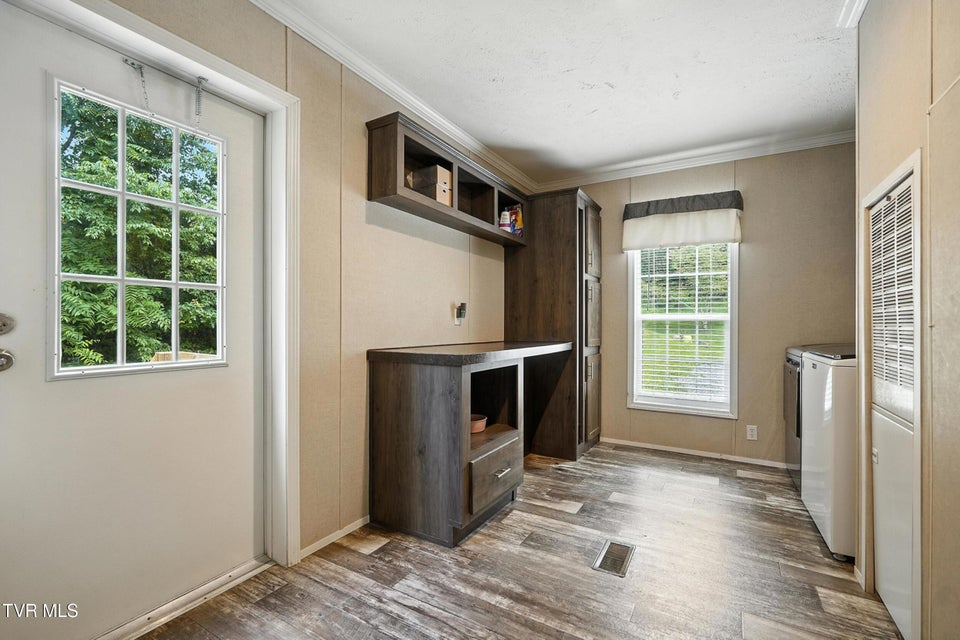 Photo #27: 206 Wampler Avenue