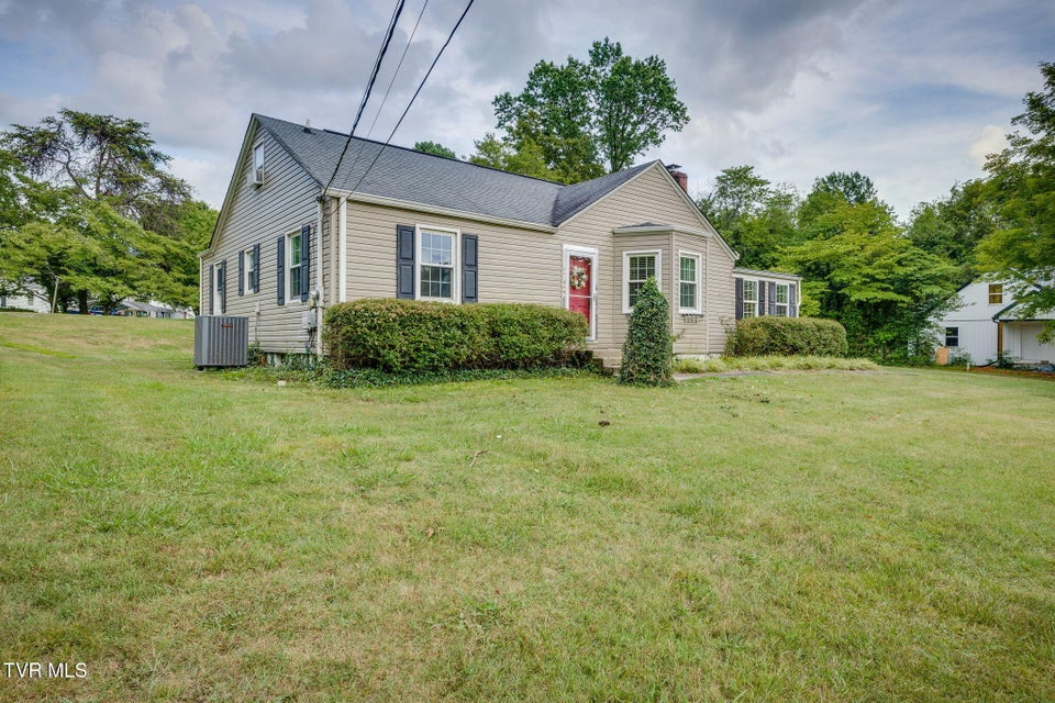 Photo #4: 1837 Holston Drive