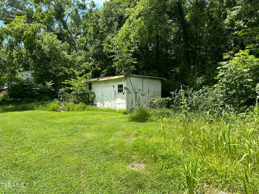 Photo #33: 453 Beechwood Road