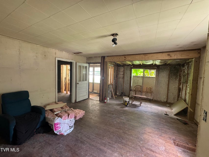 Photo #10: 453 Beechwood Road