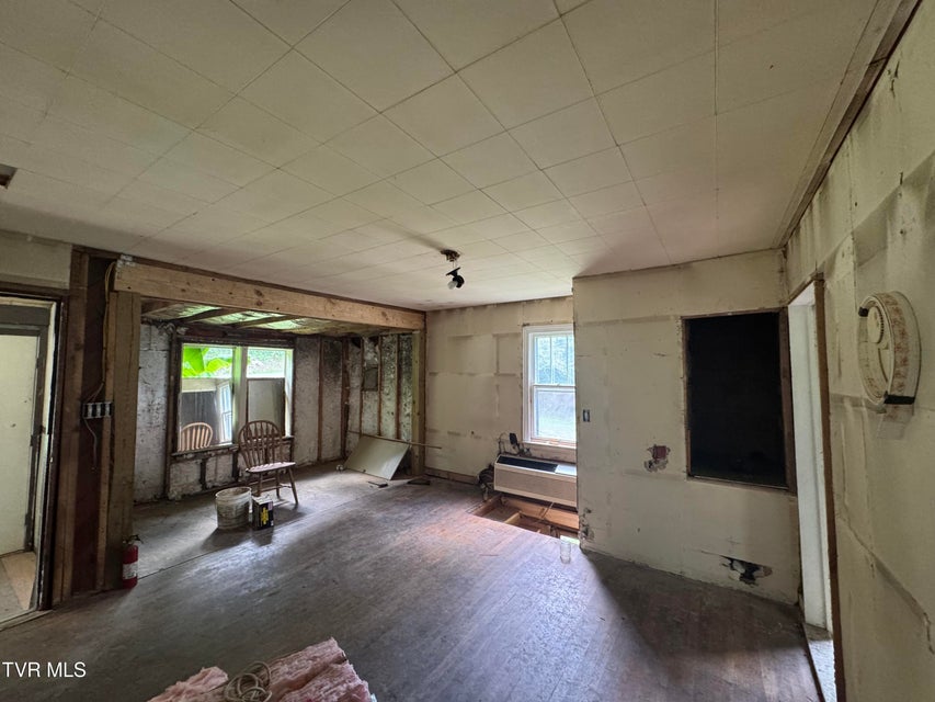 Photo #12: 453 Beechwood Road