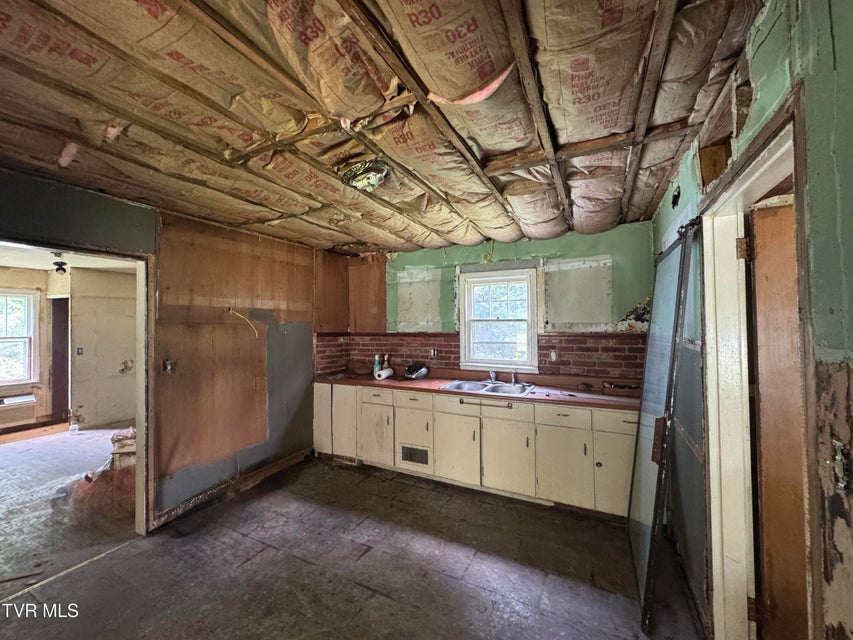 Photo #16: 453 Beechwood Road