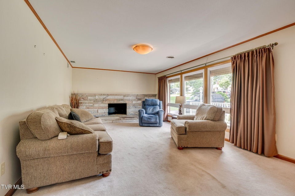 Photo #8: 4515 Belvedere Lane