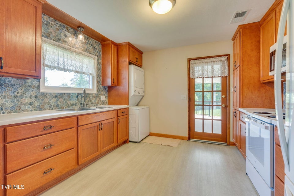 Photo #12: 4515 Belvedere Lane