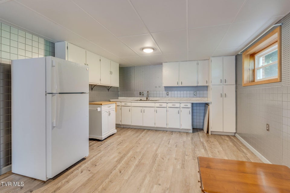 Photo #33: 4515 Belvedere Lane