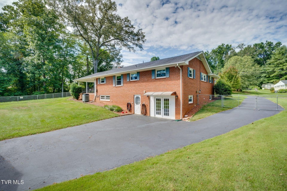 Photo #40: 4515 Belvedere Lane