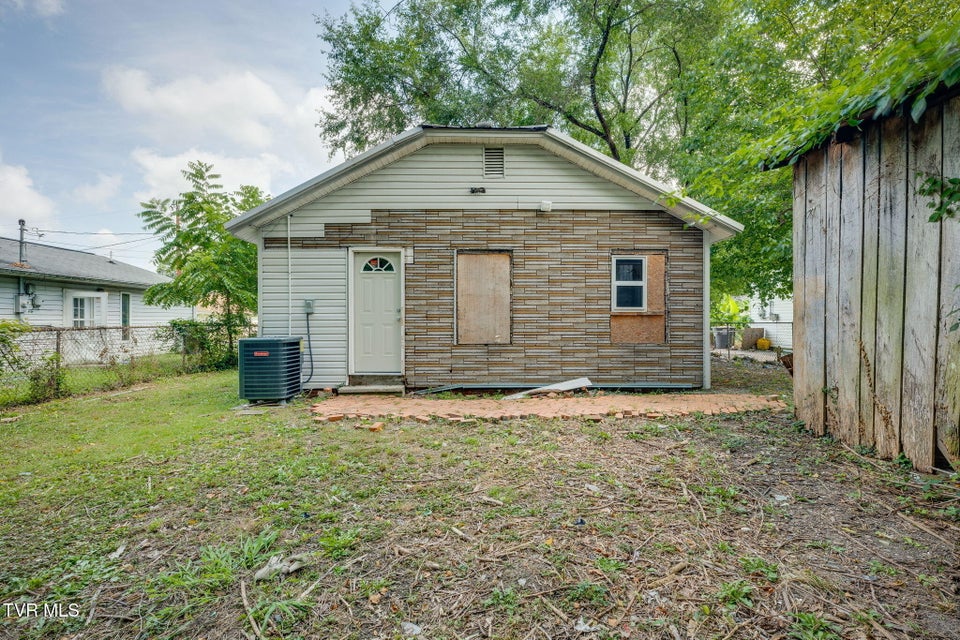 Photo #7: 1625 Vance Street