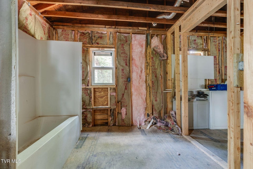 Photo #13: 1625 Vance Street