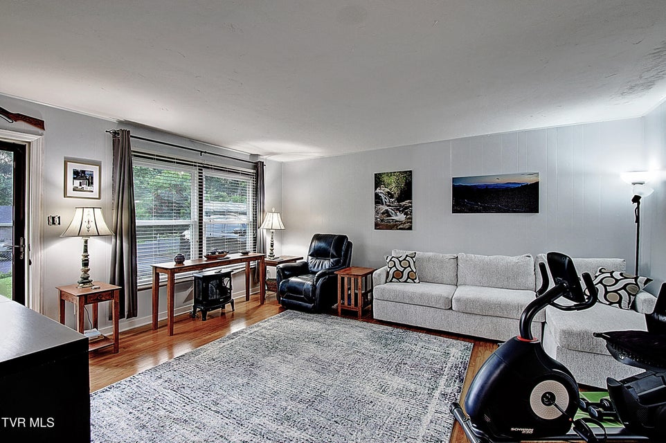 Photo #9: 610 Bingham Street
